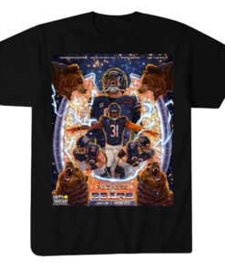 Green Bay Packers vs Chicago Bears Jan 10 Caleb Williams, Kevin Byard III, Drew Dalman and Joe Thuney Poster T-Shirt